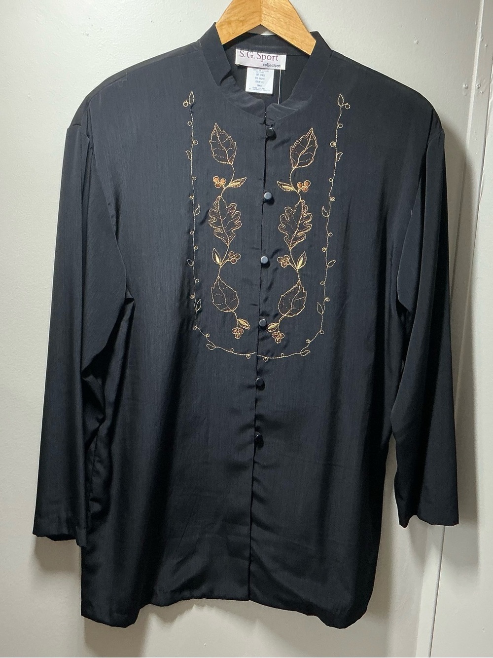 Susan Graver Black Tunic with Gold Embroidered Vine Detail NWT - Picture 2 of 15